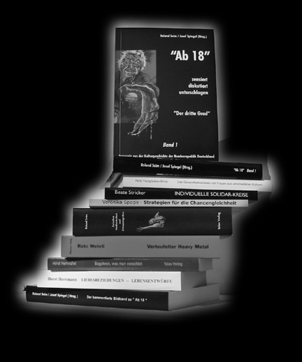 Einige unserer Bücher; Foto: Monika Schiwy